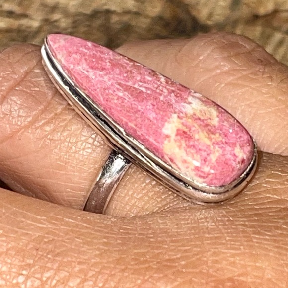 Bright Pink Thulite Ring Size 6 1/2 - Picture 9 of 15